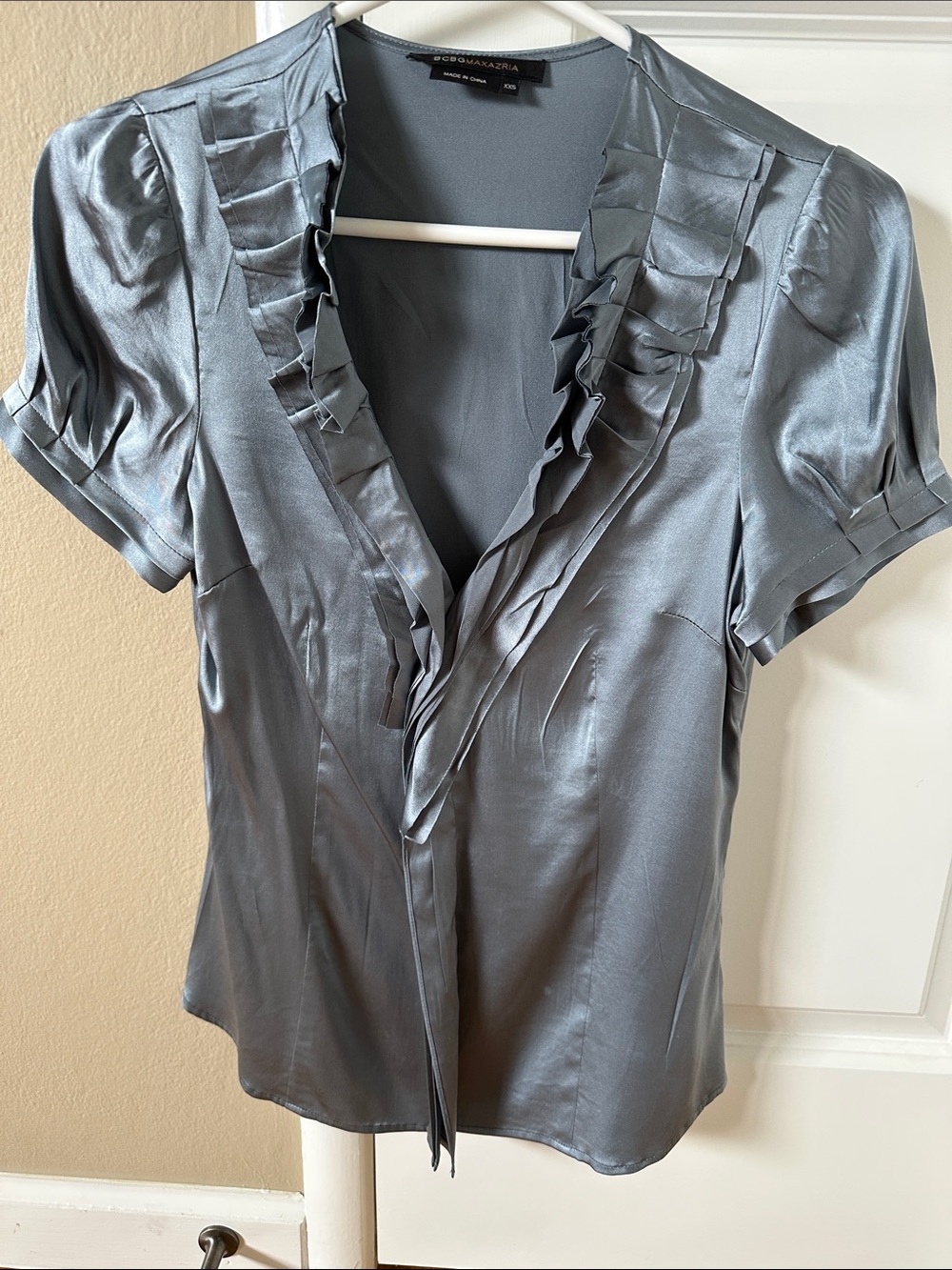 BCBGMaxAzria Silver-Gray Satin Ruffle V-Neck Blouse
